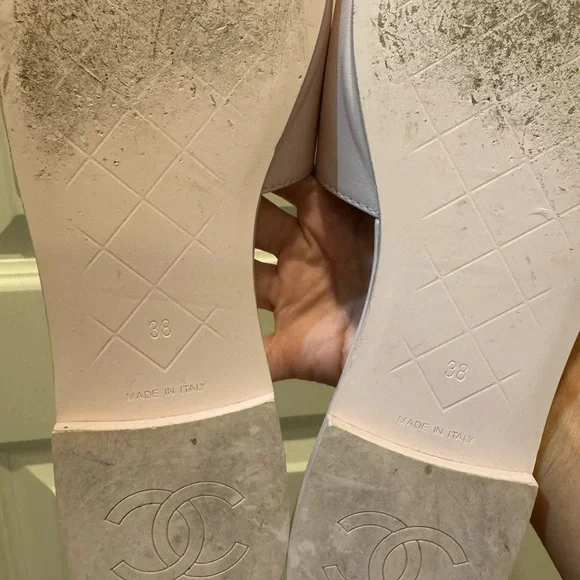 CHANEL Quilted Lambskin CC Turnlock Sandal - Picture 9 of 15